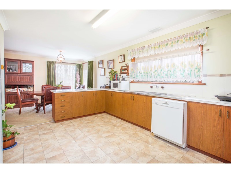 914 Clinton Avenue, West Albury NSW 2640