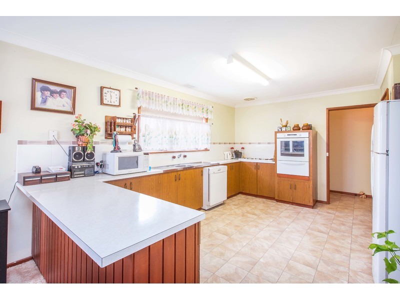 914 Clinton Avenue, West Albury NSW 2640