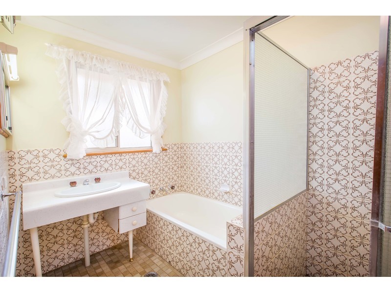 914 Clinton Avenue, West Albury NSW 2640