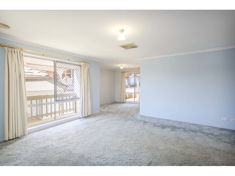 7 Orchard Way, Lavington NSW 2641