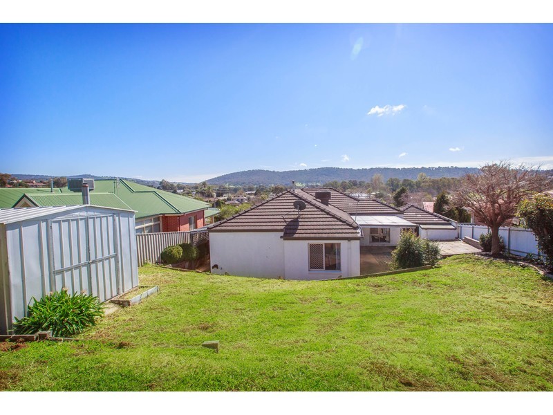 7 Orchard Way, Lavington NSW 2641