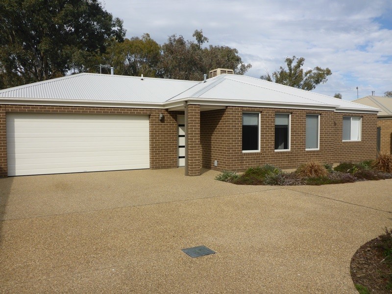 2/50 Hotham Circuit, Thurgoona NSW 2640