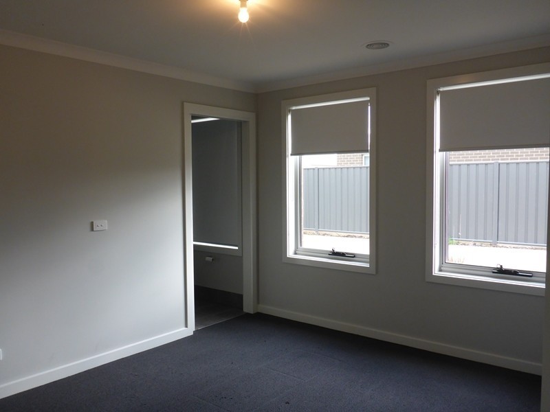 2/50 Hotham Circuit, Thurgoona NSW 2640