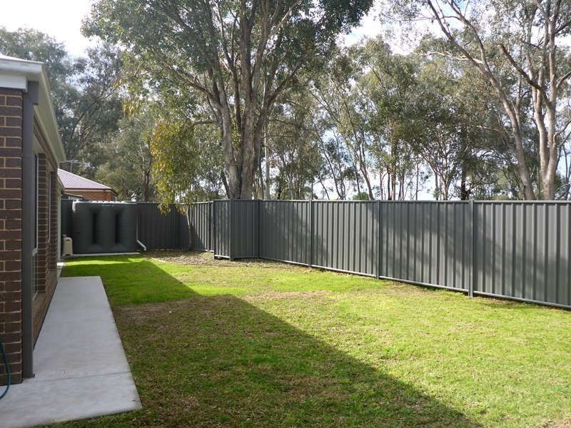 2/50 Hotham Circuit, Thurgoona NSW 2640