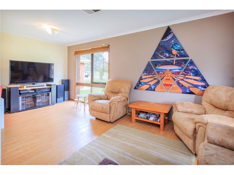 18 Yellow Gum Way, Thurgoona NSW 2640