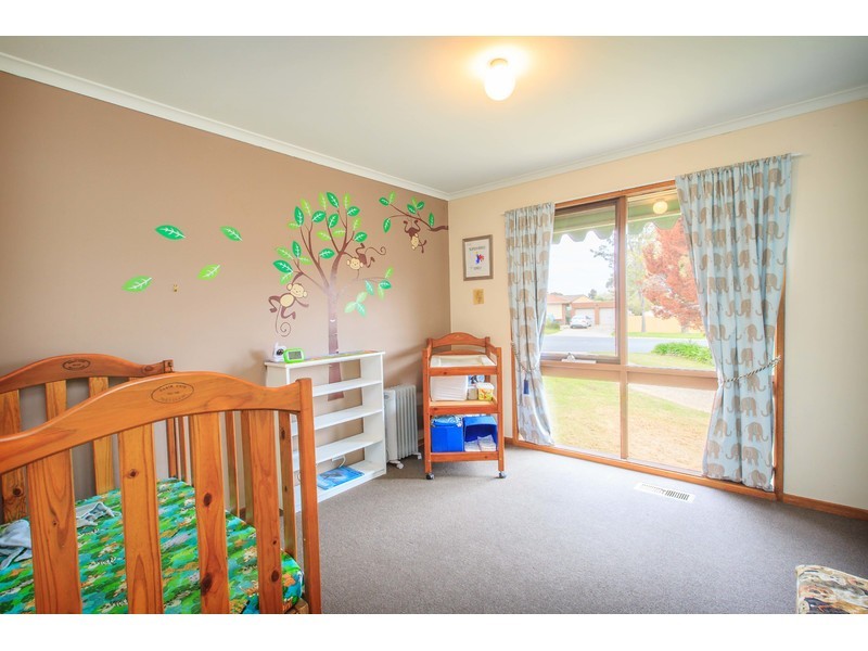 18 Yellow Gum Way, Thurgoona NSW 2640