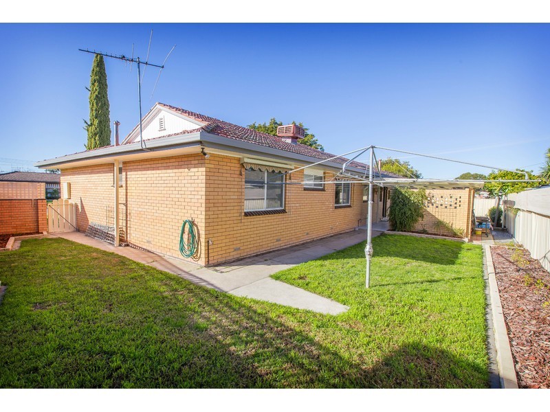 392 Elton Court, Lavington NSW 2641