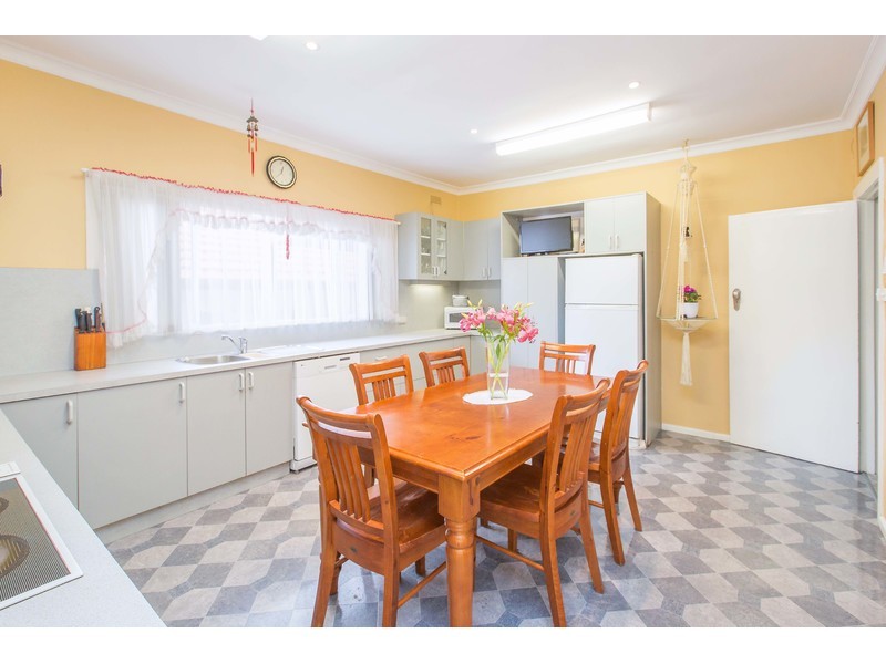 227 Bernhardt Street, East Albury NSW 2640