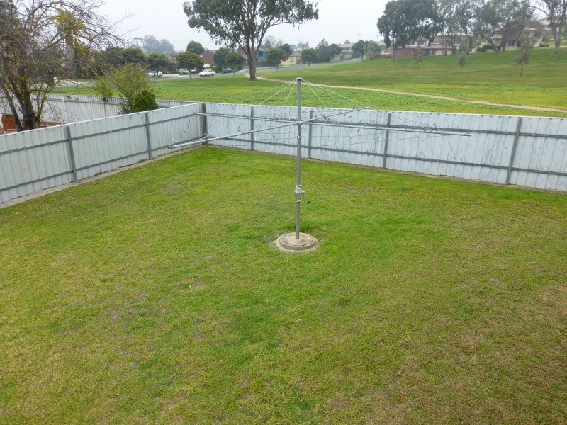 387 Gayview Crescent, Lavington NSW 2641