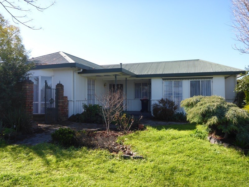 456 Hall Avenue, Lavington NSW 2641