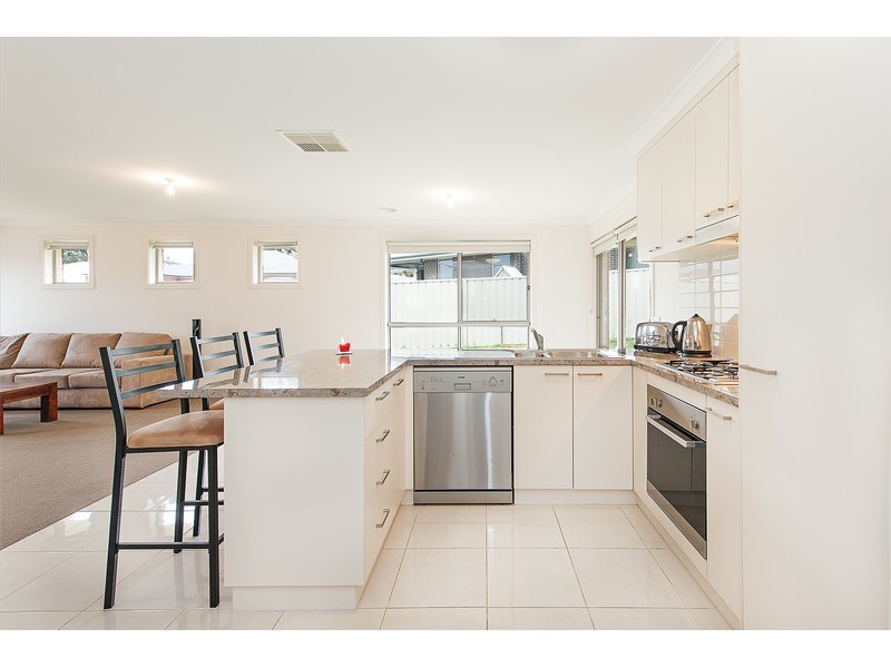 2/32 Whitton Drive, Thurgoona NSW 2640