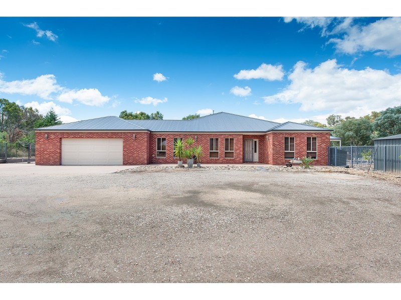 44 Bennett Road, Thurgoona NSW 2640