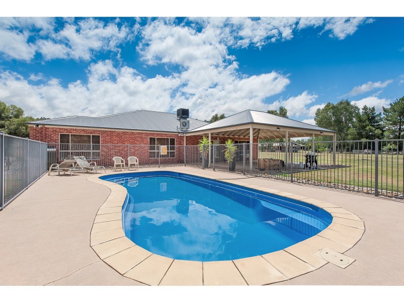 44 Bennett Road, Thurgoona NSW 2640