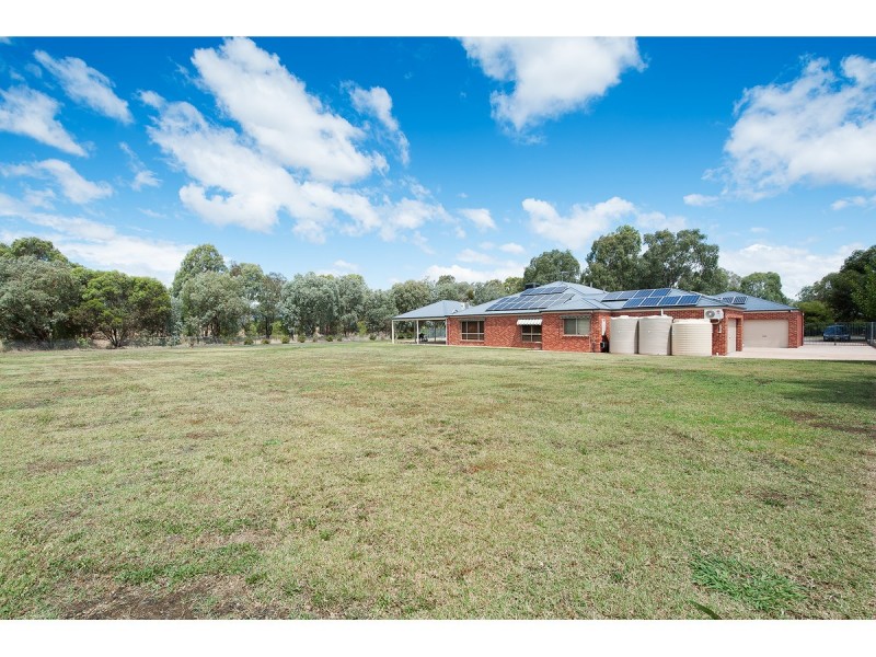 44 Bennett Road, Thurgoona NSW 2640