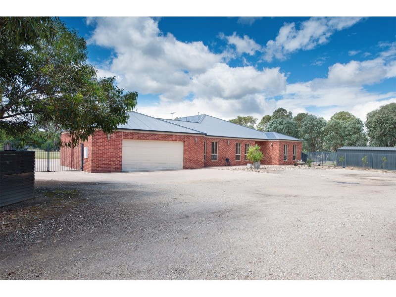 44 Bennett Road, Thurgoona NSW 2640
