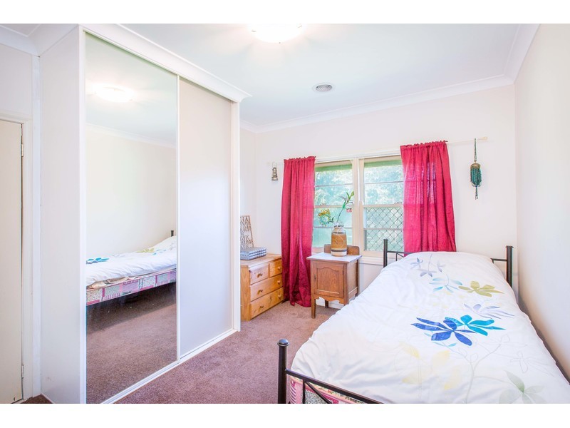 498 Karoola Court, Lavington NSW 2641