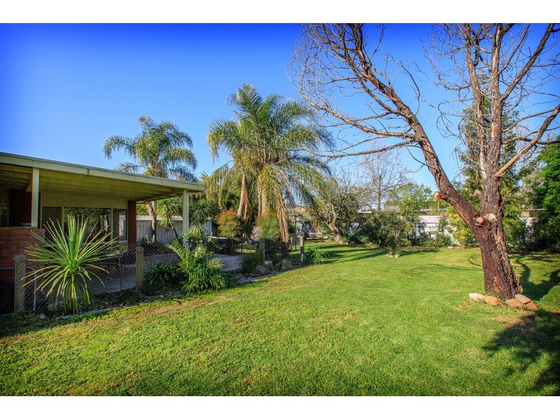 498 Karoola Court, Lavington NSW 2641