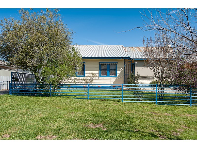 591 Livermore Street, Lavington NSW 2641