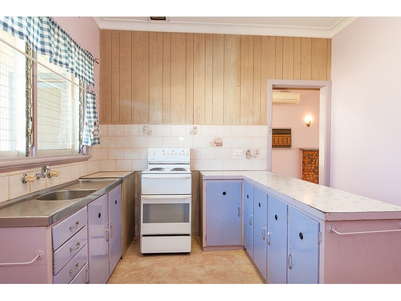 591 Livermore Street, Lavington NSW 2641