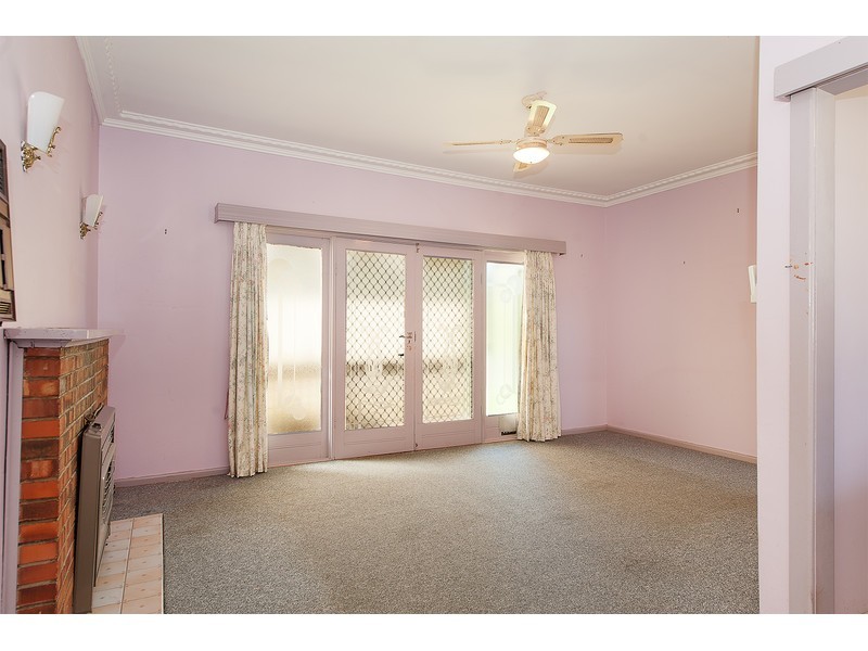 591 Livermore Street, Lavington NSW 2641