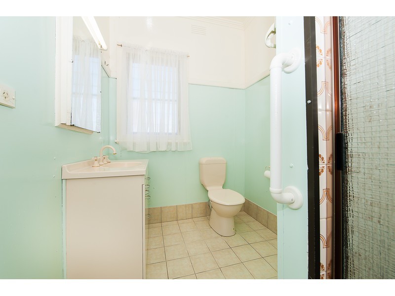 591 Livermore Street, Lavington NSW 2641