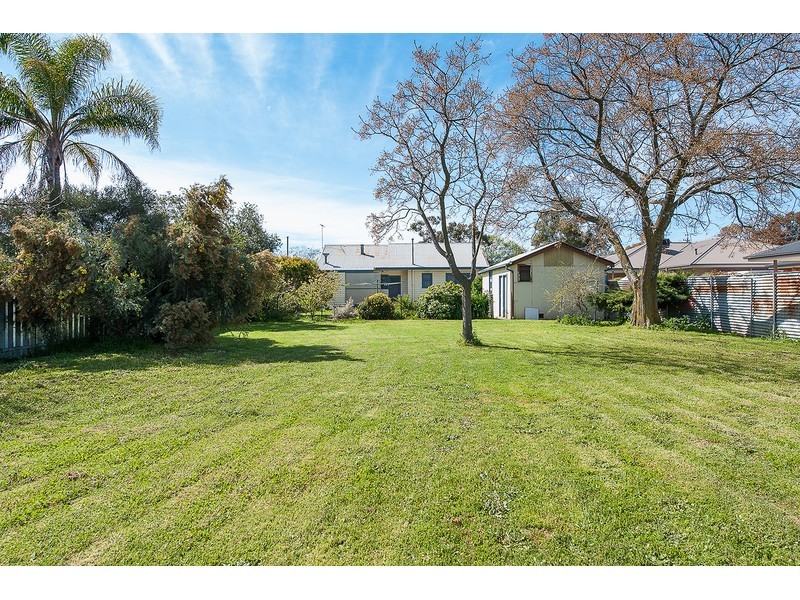 591 Livermore Street, Lavington NSW 2641