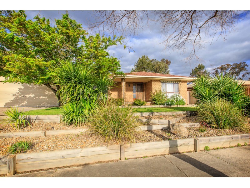 18 Sans Souci Drive, Wodonga VIC 3690