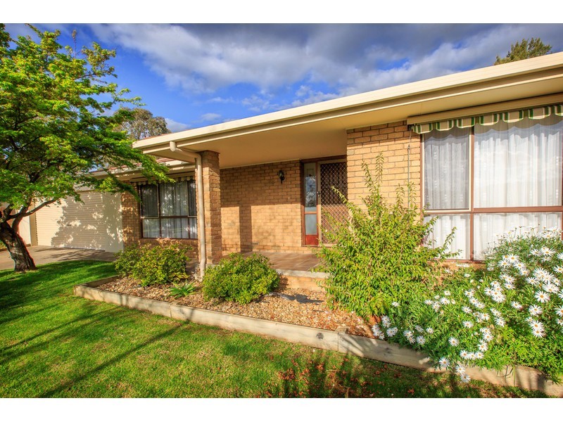 18 Sans Souci Drive, Wodonga VIC 3690
