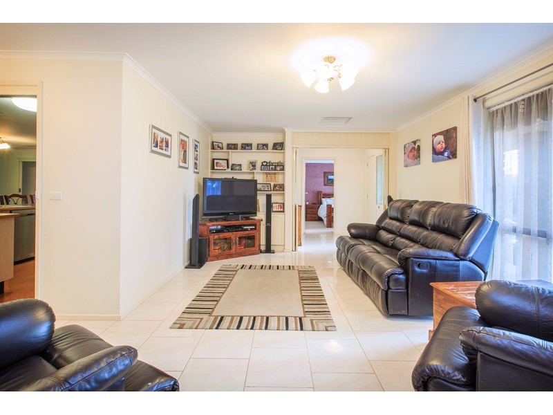 18 Sans Souci Drive, Wodonga VIC 3690