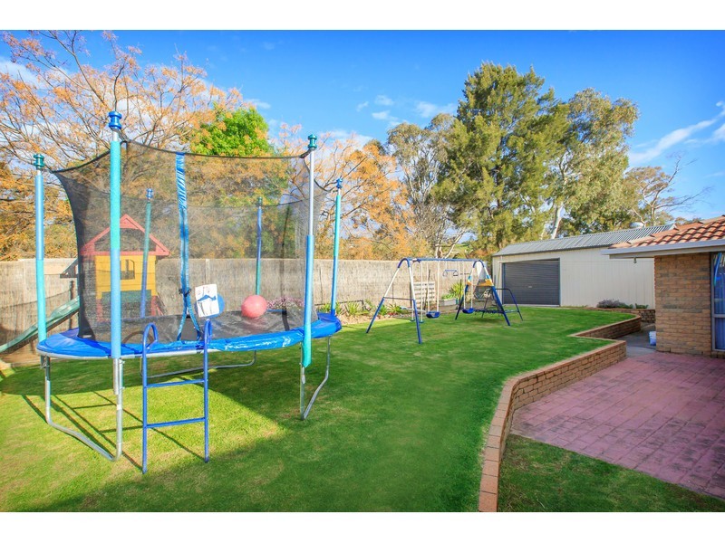 18 Sans Souci Drive, Wodonga VIC 3690