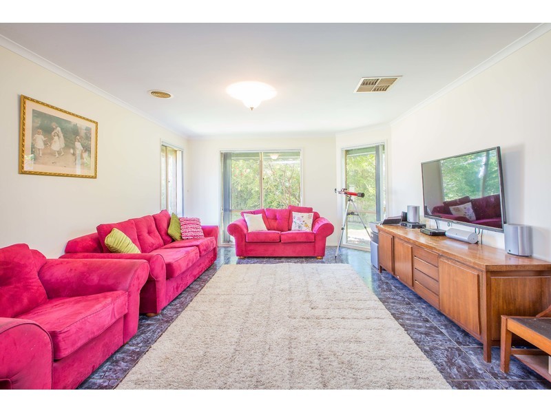 8 Iron Way, Wodonga VIC 3690