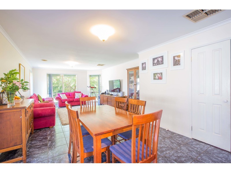 8 Iron Way, Wodonga VIC 3690