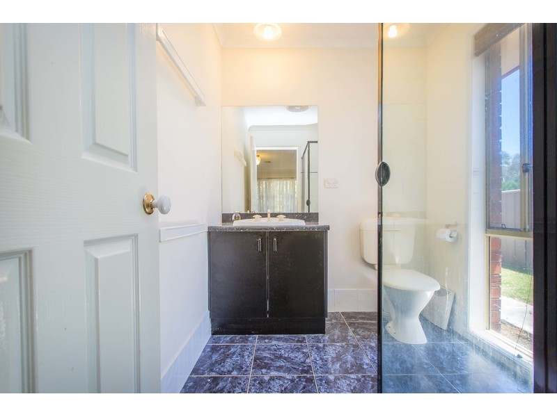 8 Iron Way, Wodonga VIC 3690