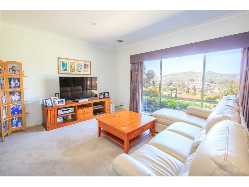 6 Campbell Court, East Albury NSW 2640