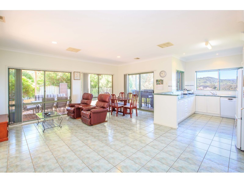 6 Campbell Court, East Albury NSW 2640