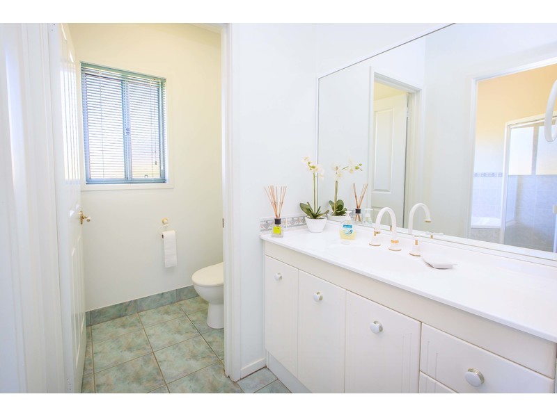 6 Campbell Court, East Albury NSW 2640