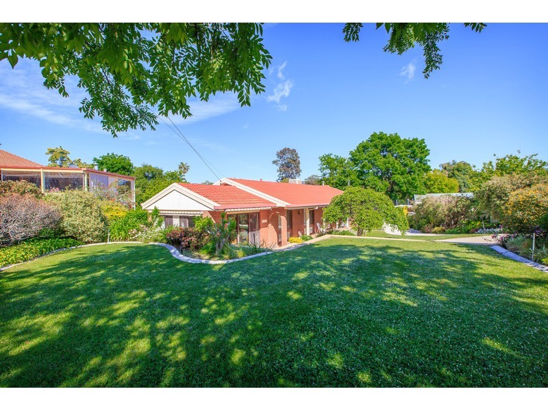 1043 Fairview Drive, North Albury NSW 2640