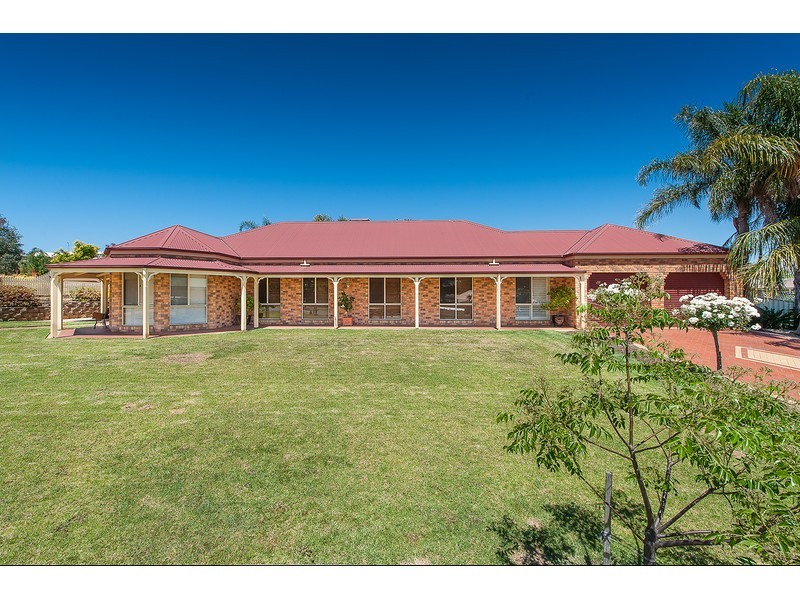 3 Newton Circuit, Thurgoona NSW 2640