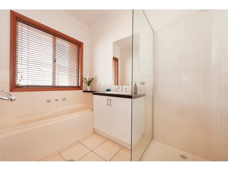 3 Newton Circuit, Thurgoona NSW 2640