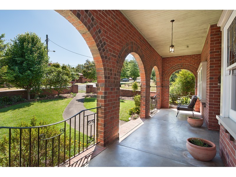 329 Vallombrosa Street, East Albury NSW 2640