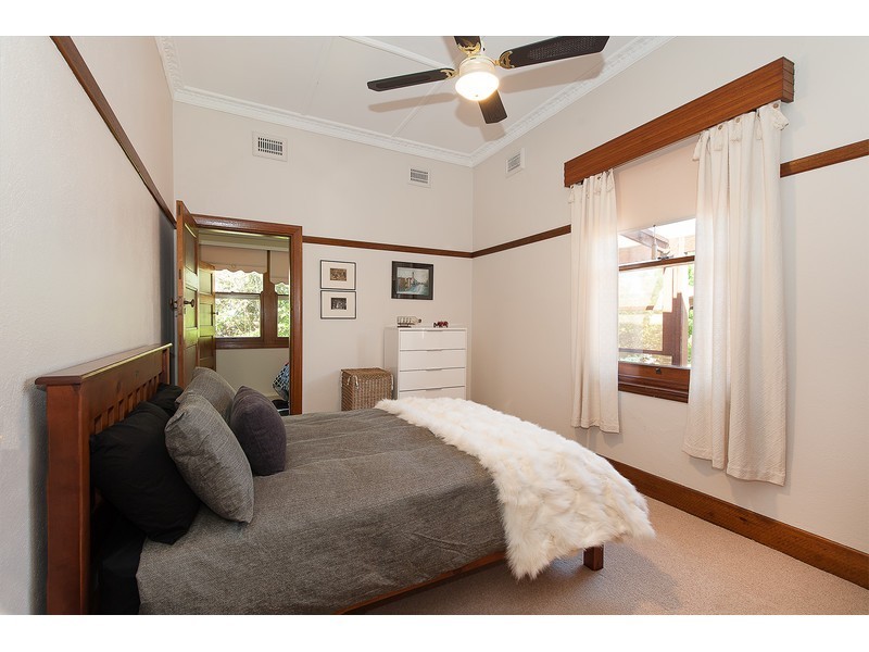 329 Vallombrosa Street, East Albury NSW 2640