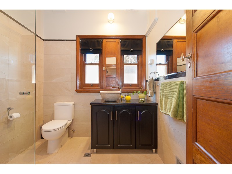 329 Vallombrosa Street, East Albury NSW 2640