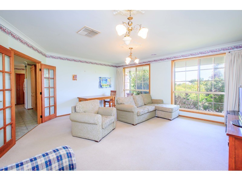 6 Chelsea Court, West Albury NSW 2640