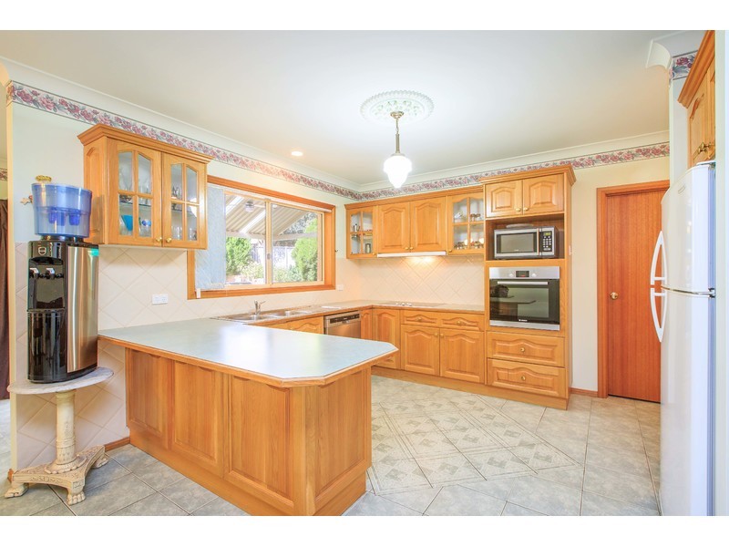 6 Chelsea Court, West Albury NSW 2640