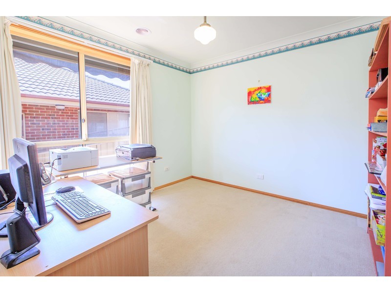 6 Chelsea Court, West Albury NSW 2640