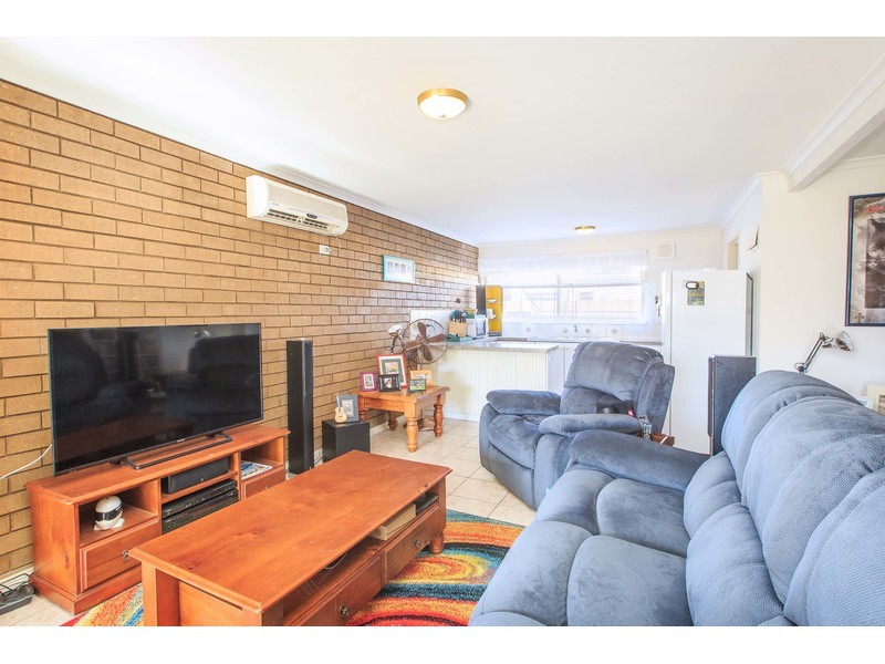 1/429 Griffith Road, Lavington NSW 2641