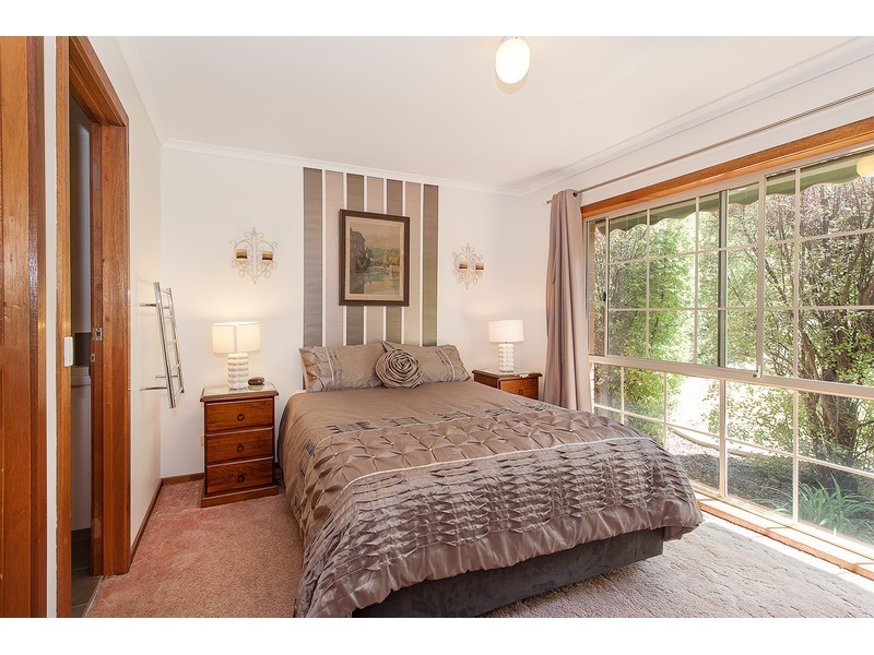 4 Grandview Terrace, East Albury NSW 2640