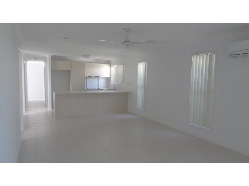 34 Newport Parade, Blacks Beach QLD 4740