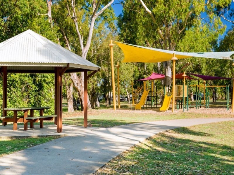 4 Jennifer Court, Bucasia QLD 4750