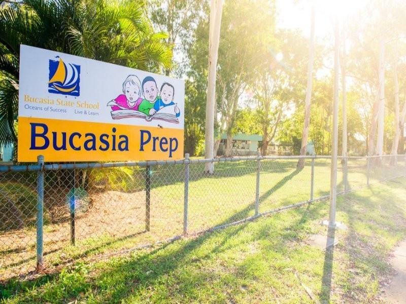 4 Jennifer Court, Bucasia QLD 4750